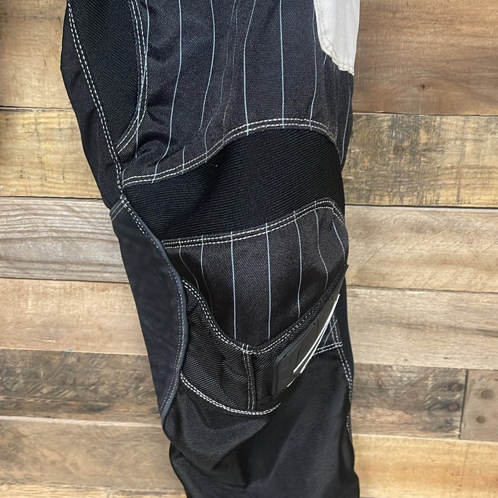 FOX RACING SUIT - Picture 8 of 11